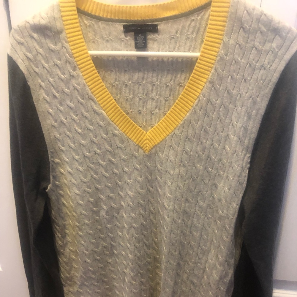 Tommy Hilfiger sweater